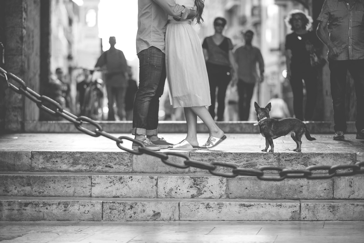 -LARA-MIGUEL-besos-cadena